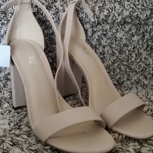 Never worn block heel nude shoes
